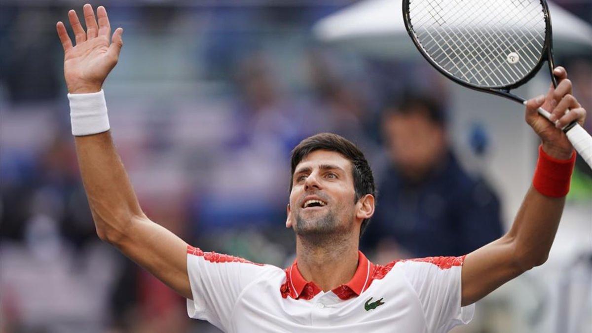 Djokovic sigue con su buena racha en pista dura