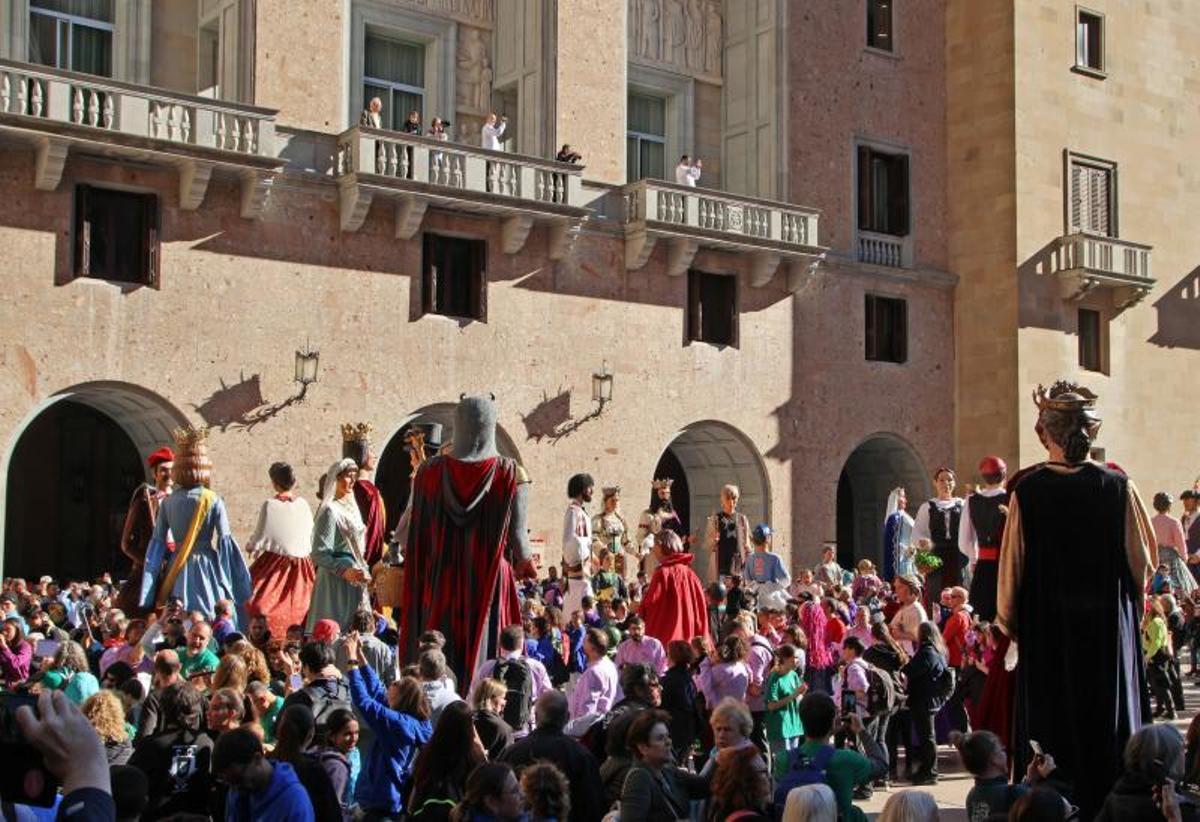 Trobada de gegants d'arreu de Catalunya a Montserrat, un dels actes del mil·lenari