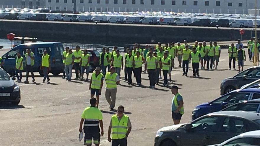 Una de las jornadas de huelga de la estiba en Vigo. // A.O.