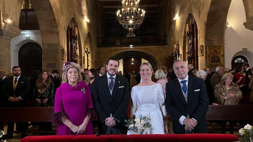 Boda en fin de año: Reyes Hurlé da el &quot;sí, quiero&quot; en Nochevieja