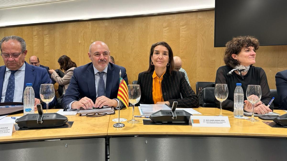 Las autonomías del PP plantan a Montero antes de abordar las quitas de deuda