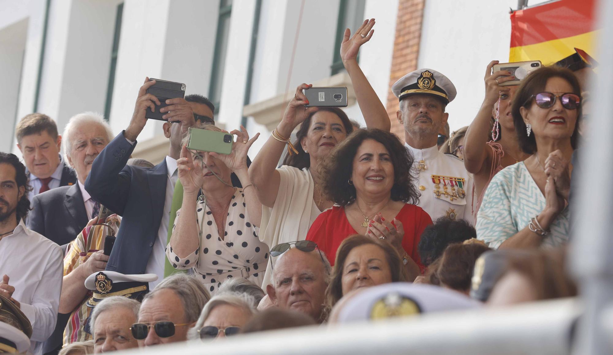 Jura de bandera y entrega de los Reales Despachos en la Escuela Naval de Marín