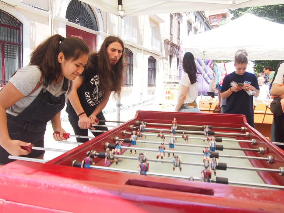 Activitats, tallers i música van omplir el carrer Nou