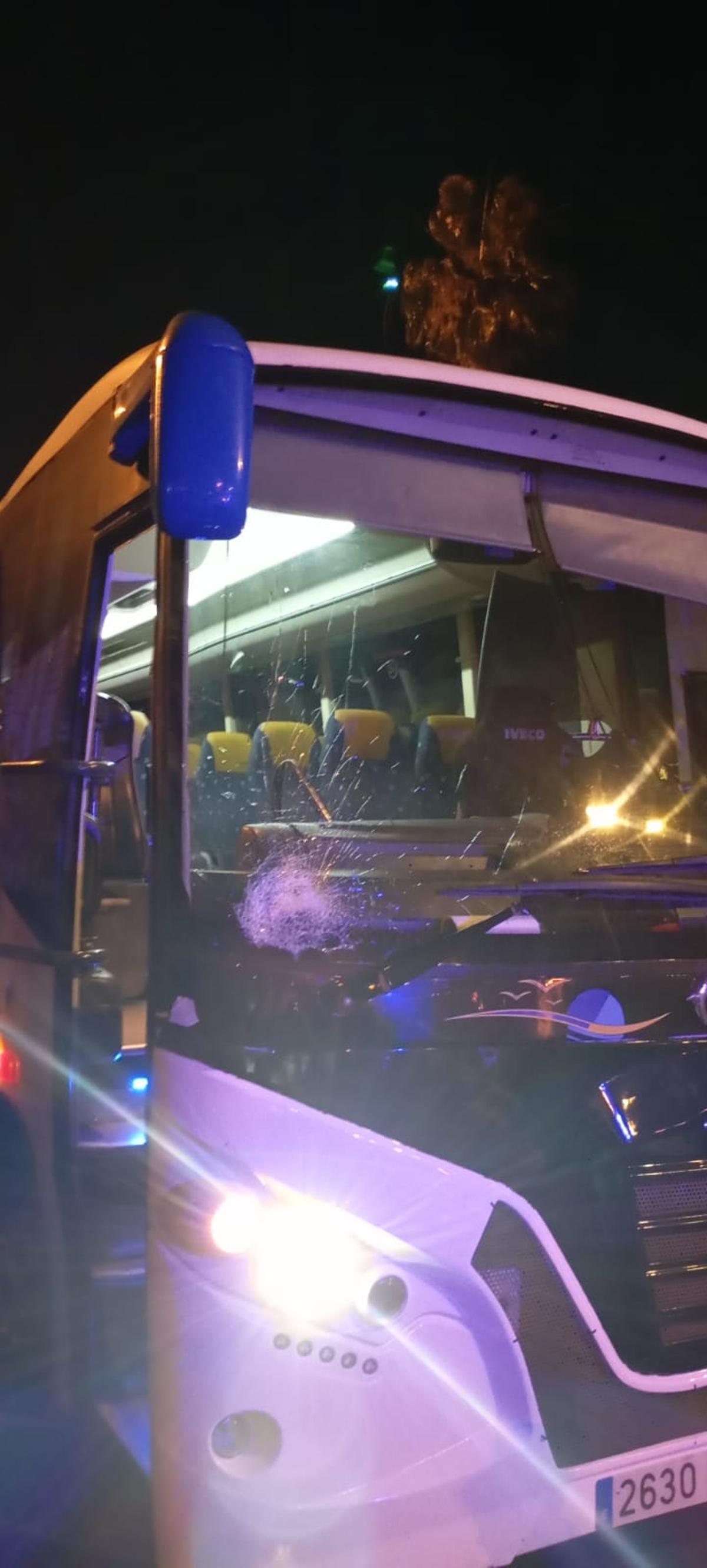 Cristal de la guagua, tras el impacto contra el peatón