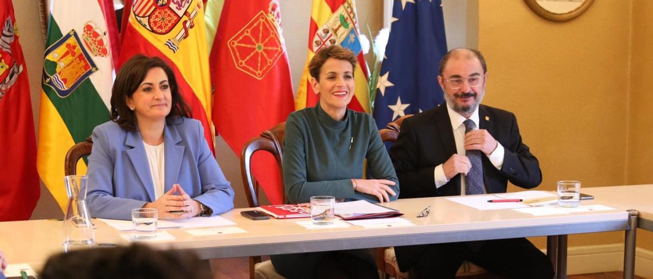 Andreu, Chivite y Lambán, en la firma del protocolo de colaboración de la Alianza del Ebro.