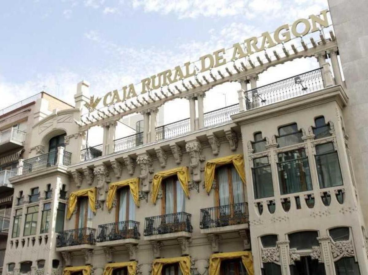 Sede de la Caja Rural de Aragón, en Zaragoza.