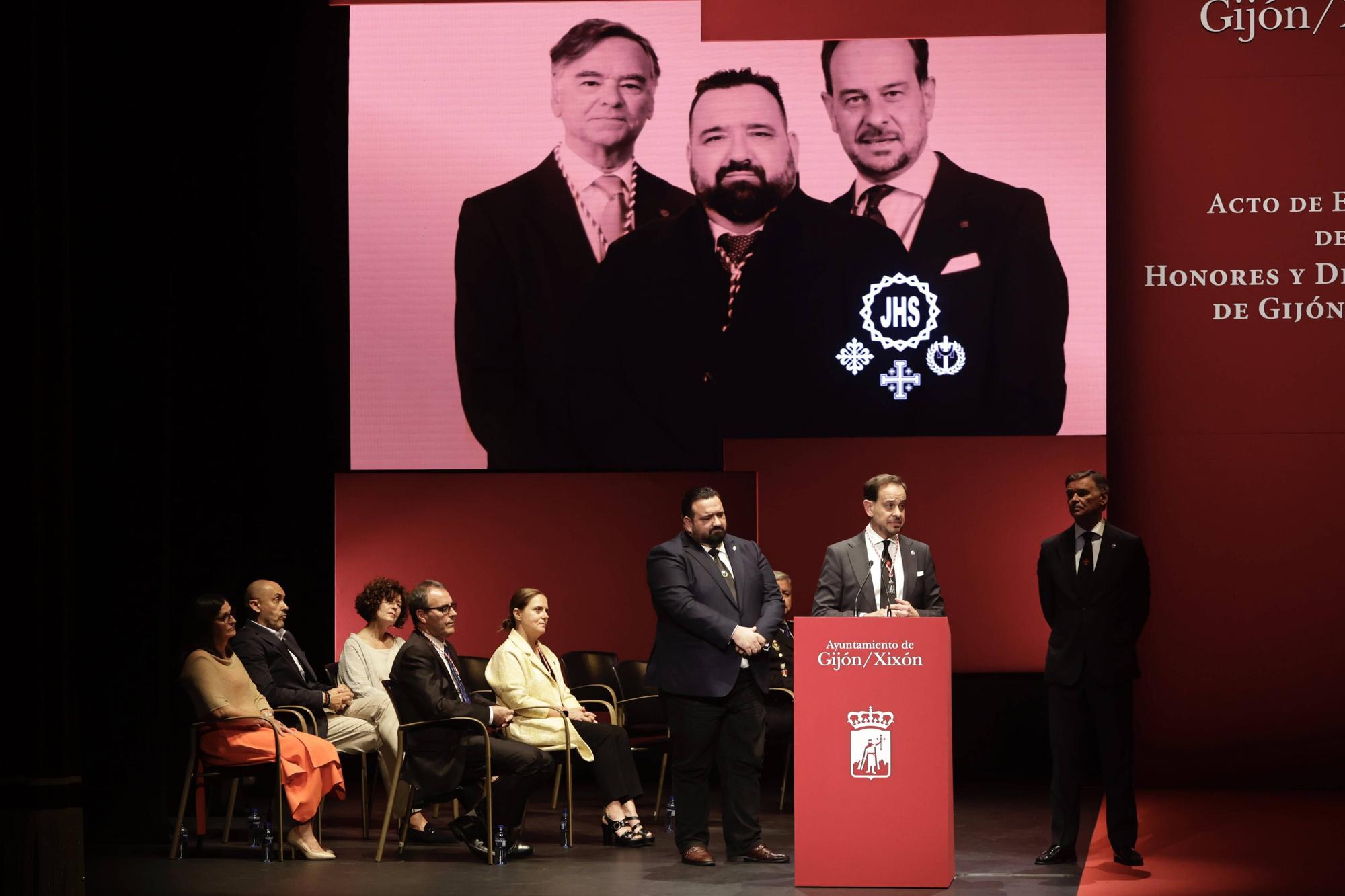 Entrega de las medallas de la ciudad de Gijón