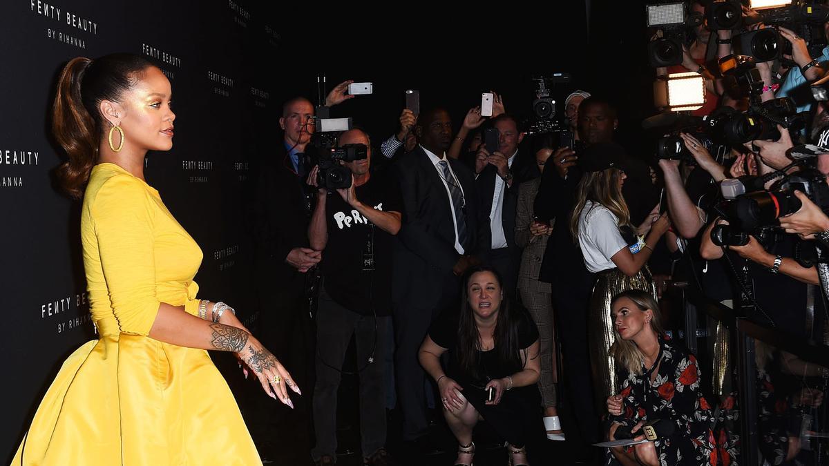 Rihanna durante la presentación su marca de belleza en NY