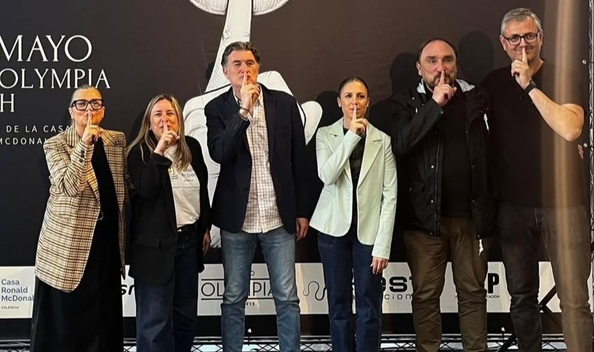 Los responsables del proyecto de homenaje a Julián Carabantes