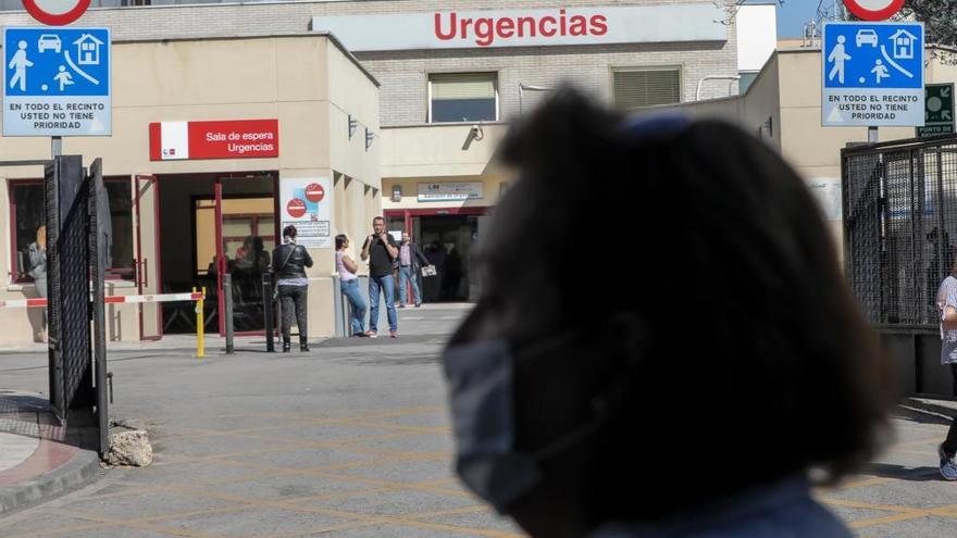 Una dona protegida amb mascareta