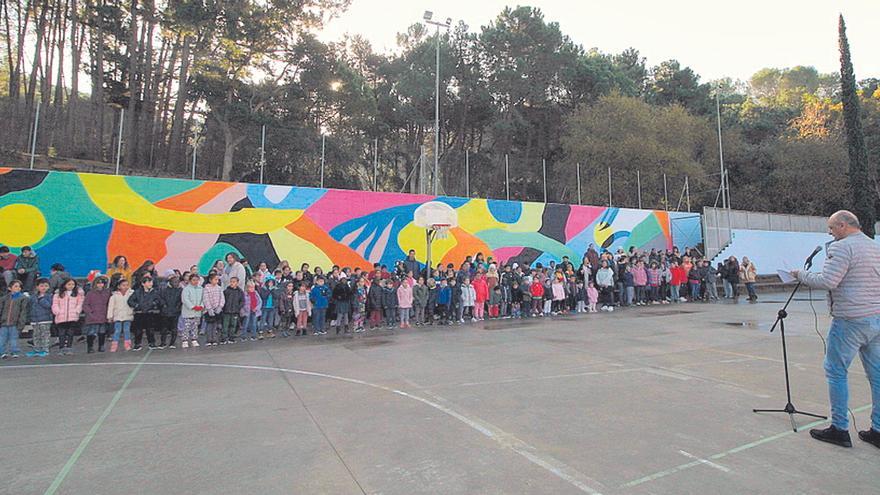 Blanes inaugura un mural inclusiu fet per diferents escoles del municipi