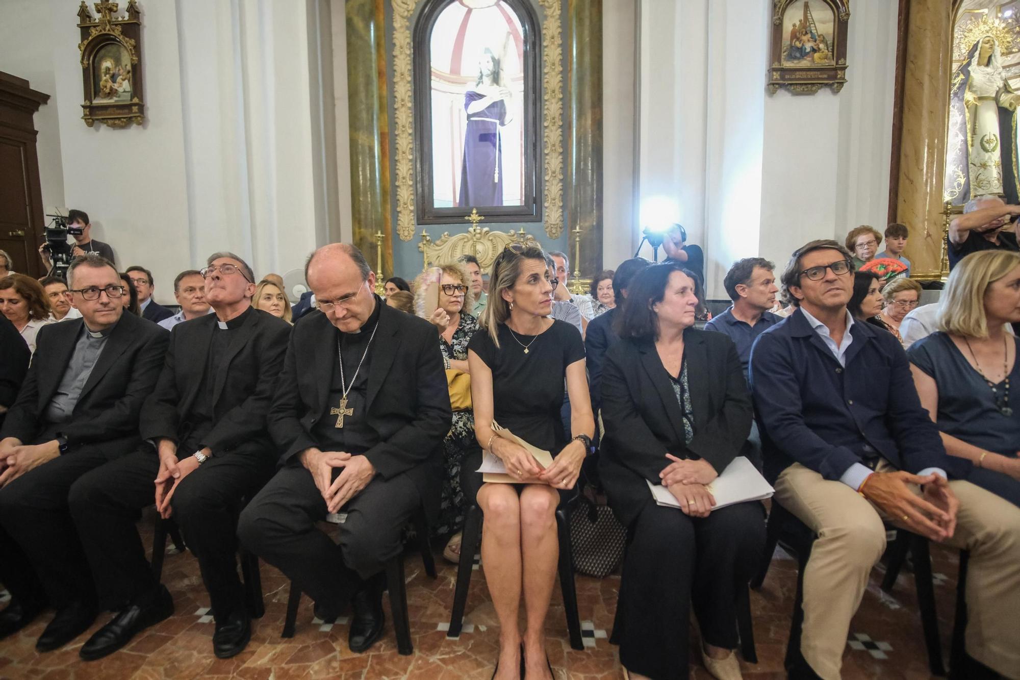 Así ha sido la presentación y bendición del restaurado Cristo de la Vida de Crevillent