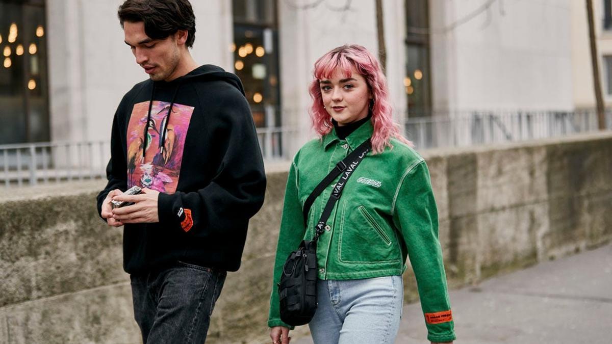 Maisie Williams fue una de las asistentes en la Semana de la Moda masculina de París