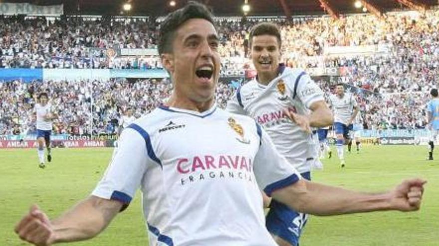 Pedro celebra un gol con el Real Zaragoza