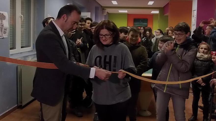 Imagen de la inauguración de la reforma del Casal Jove