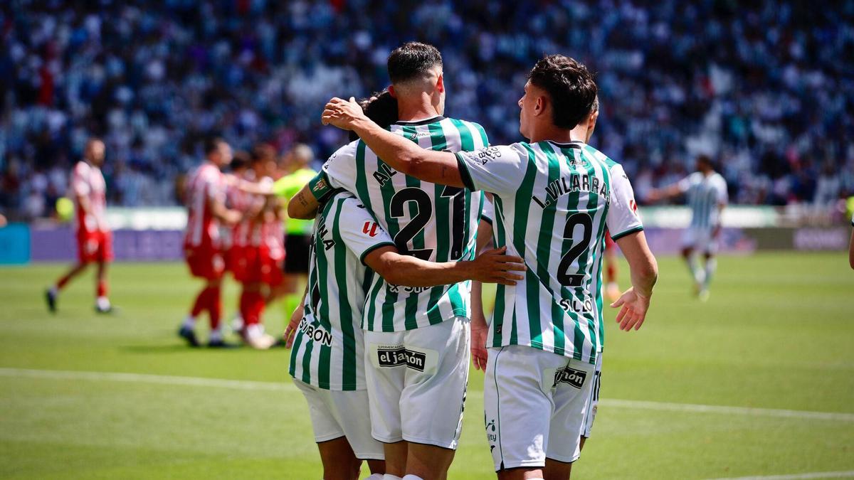 Los jugadores del Córdoba CF celebran un gol esta temporada.