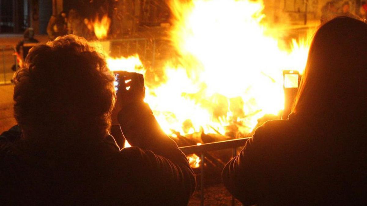 Las hogueras de Torrero y el alcalde