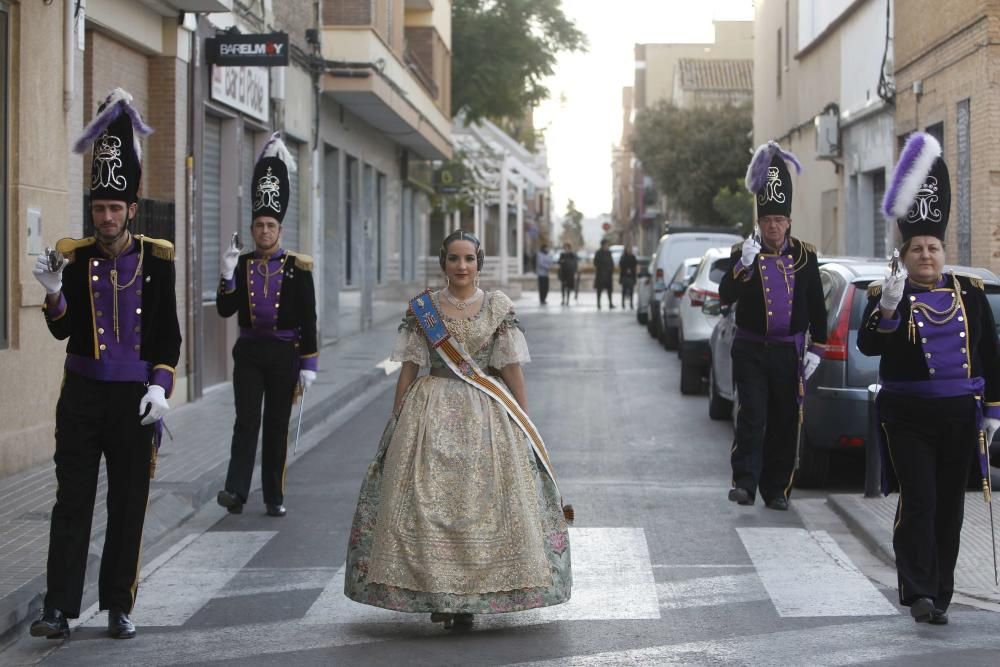 Beatriz Díaz con los granaderos de toda la vida