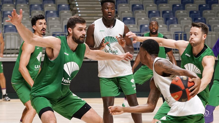 Primeras imágenes de David Kravish con el Unicaja