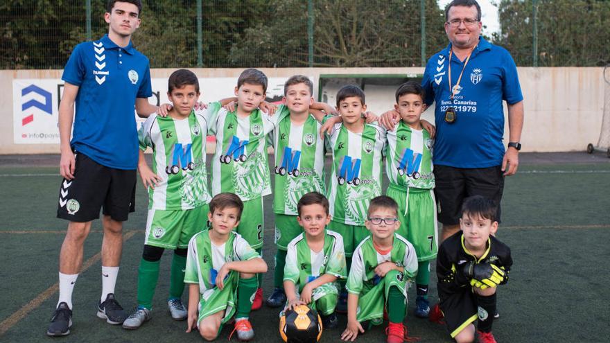 La formación del Santa María, que venció al Sporting Tenerife.