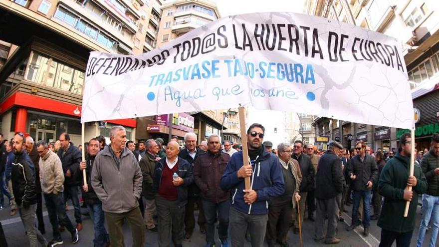 Una de las manifestaciones del año pasado de los agricultores murcianos para pedir agua.