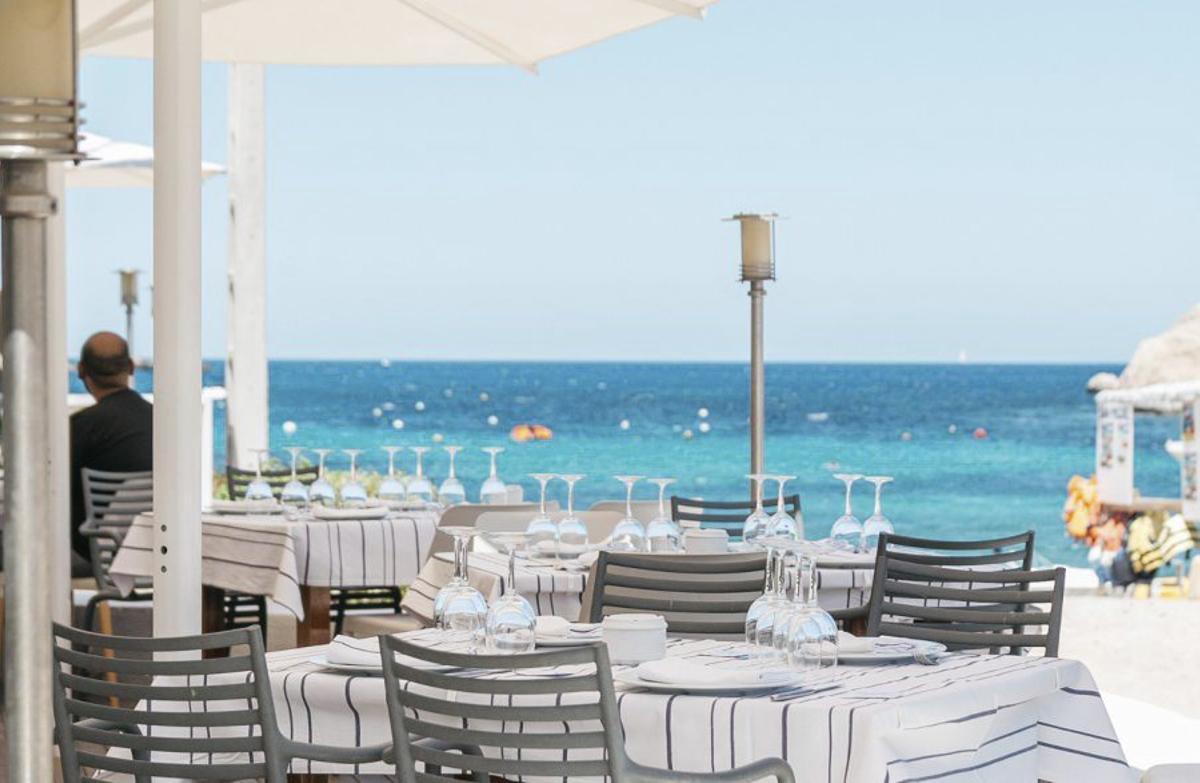 Port Balansat está situado en el Port de Sant Miquel. |  | PORT BALANSAT