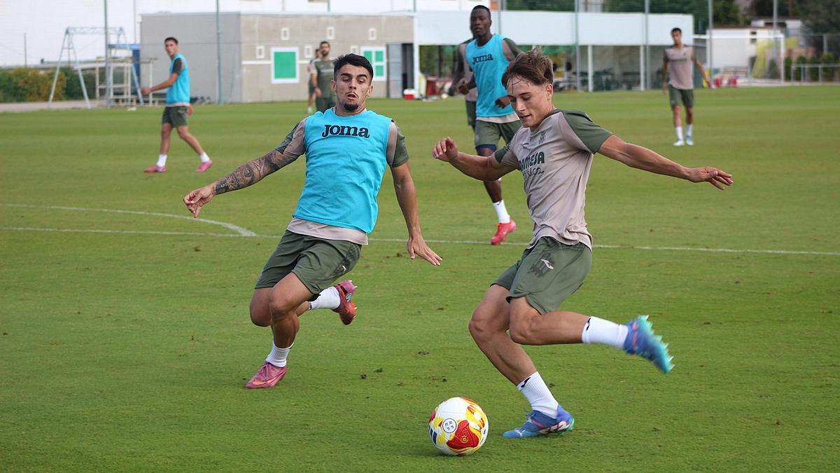 Entrenamiento del Villarreal B, que recibe ese sábado al Betis Deportivo.
