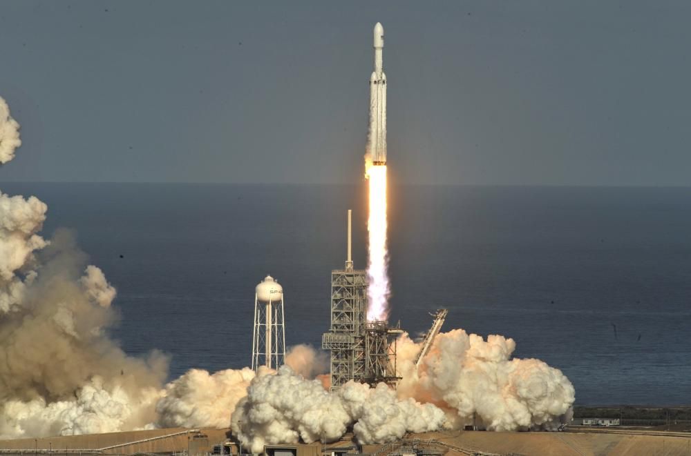 Llançament del coet «Falcon Heavy» d'SpaceX