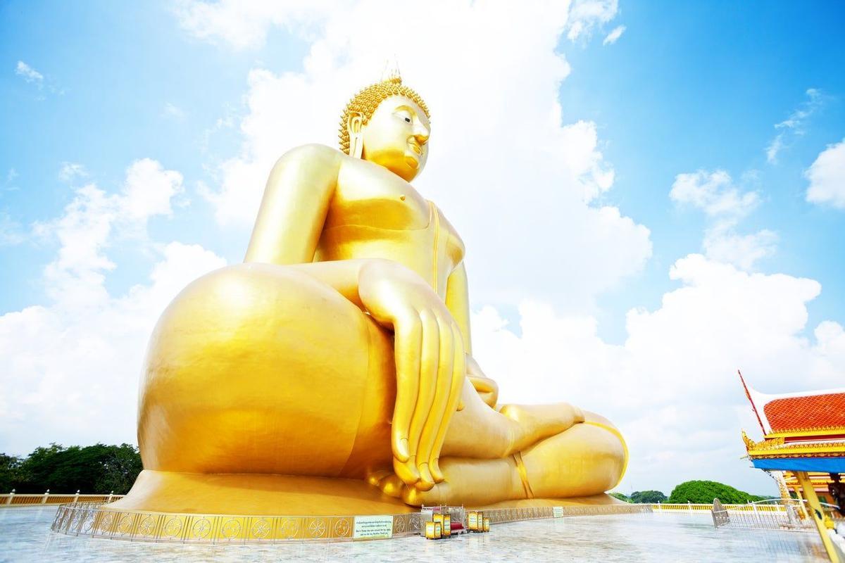 Templo Wat Muang, Tailandia