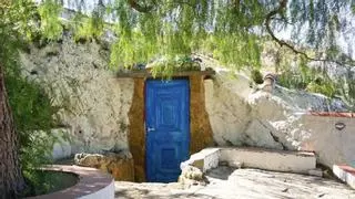 Este lugar repleto de cuevas es el pueblo más bonito de Alicante: es Bien de Interés Cultural