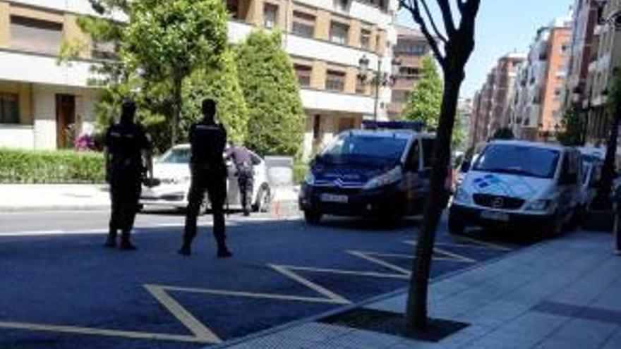 Los ladrones roban en tres viviendas en Oviedo marcadas con el &quot;testigo de plástico&quot;