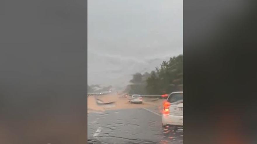Aturades a la C-16 entre Navàs i Puig-reig per les fortes tempestes a la regió central