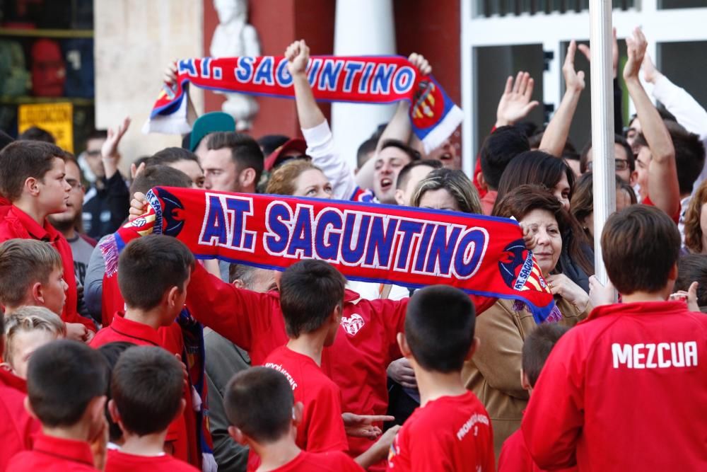 El Atlético Saguntino celebra el título de campeón por todo lo alto