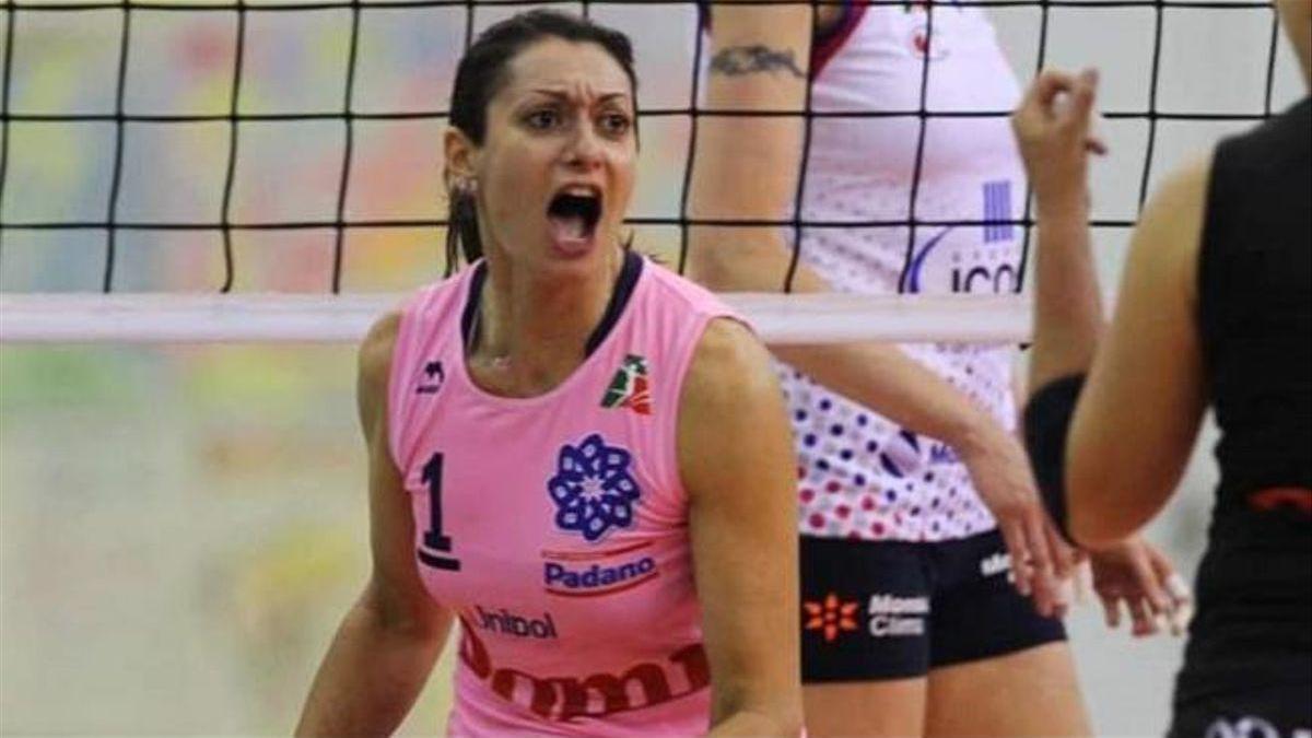 Un club de voleibol italiano demanda a una jugadora por su embarazo