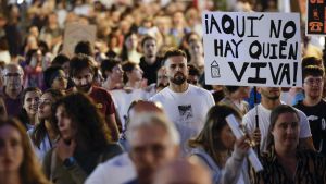 Miles de manifestantes claman en València por el derecho a la vivienda