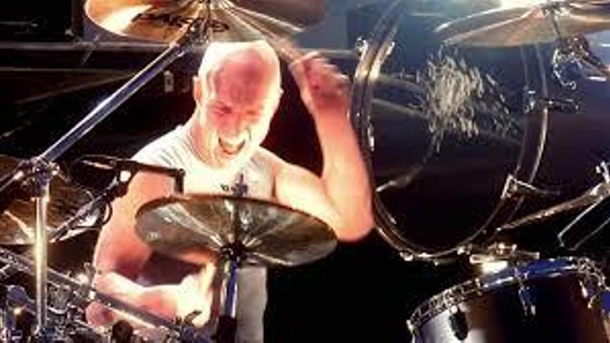 Chris Slade.