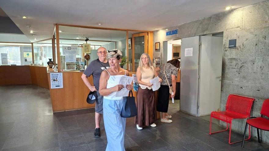 Largas colas para inscribirse en los talleres para mayores