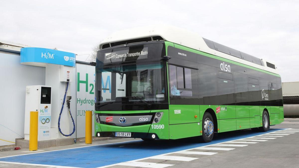 Autobús de Alsa movido por hidrógeno, el primero de España en entrar en servicio con carácter permanente, presentado ayer en Madrid, y que operará en Torrejón de Ardoz, donde la empresa ha instalado una hidrogenera.