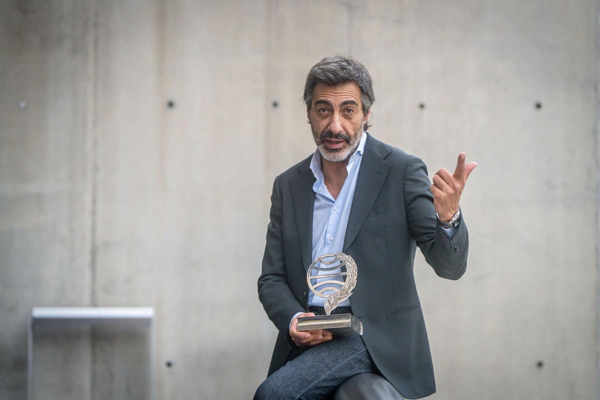 Juan del Val, guanyador del premi Planeta 2025: «Hi ha massa escriptors educats, l’art ha de tenir cert afany de provocació» Juan del Val, guanyador del premi Planeta 2025: «Hi ha massa escriptors educats, l’art ha de tenir cert afany de provocació»