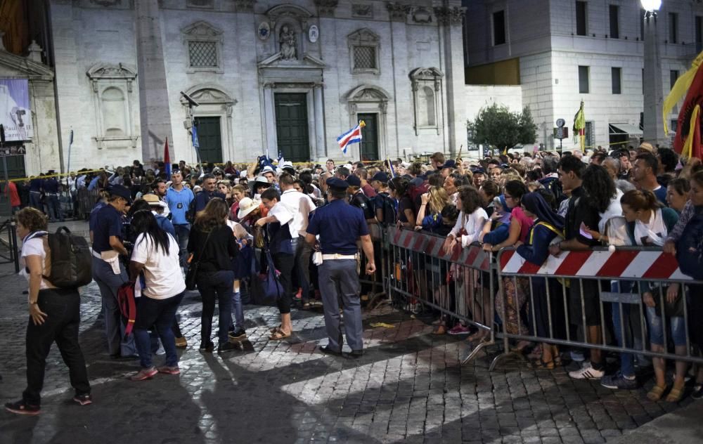 El Papa proclama santa a la madre Teresa de Calcuta