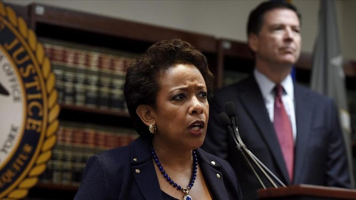 Loretta Lynch y James B. Comey, director del FBI, en Nueva York.