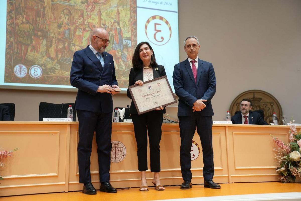 También se ha nombrado a Rocío Blanco Eguren como Egresada de Honor por las titulación de Derecho