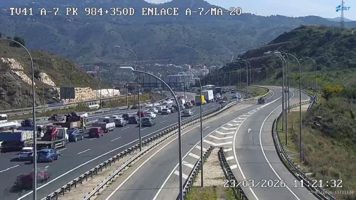 Rentenciones en la circunvalación, poco antes del accidente, en el enlace de la A-7 con la MA-20.