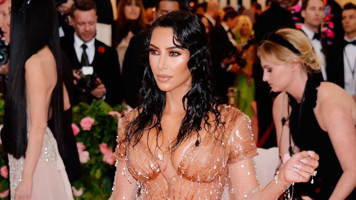 Kim Kardashian en la alfombra roja de la Met Gala 2019