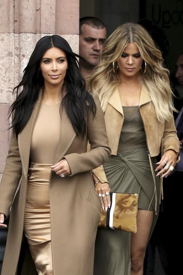 Kim Kardashian y su hermana Khloé
