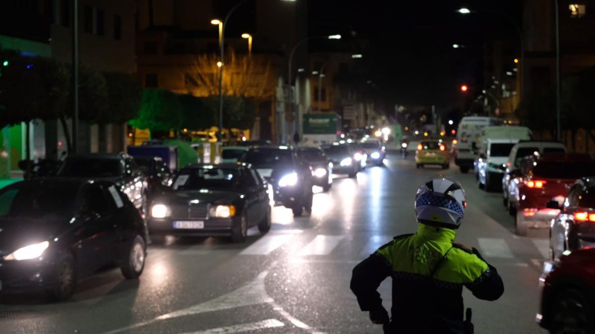 Un momento de la manifestación con coches de este jueves en Elda y Petrer.