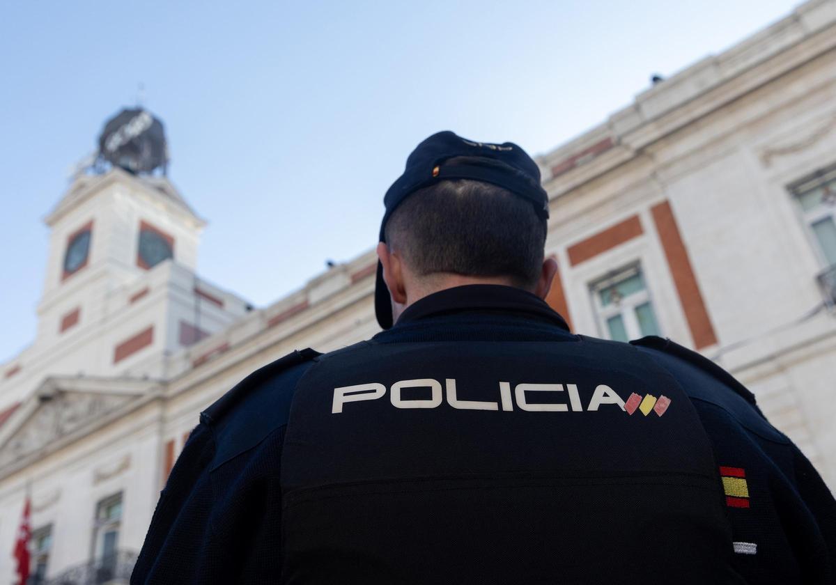 Un agente de la Policía Nacional, en Madrid.