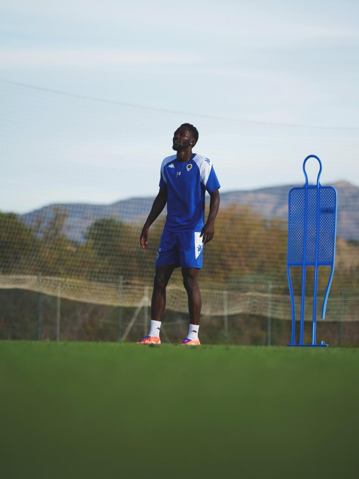 Ben Hamed, durante una sesión de entrenamiento en Fontcalent, con el Hércules de Alicante.