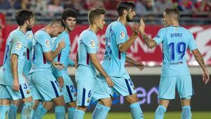 Los jugadores del Barça celebran uno de los goles al Murcia.