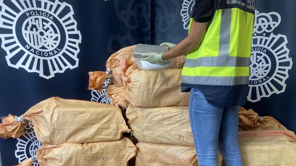 Interceptados más de 500 kilos de cocaína ocultos en un vehículo en la A-66